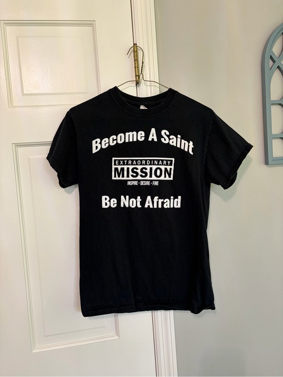 Gildan Other - Gildan Black Heavy Cotton Tee with White Tag Accent
